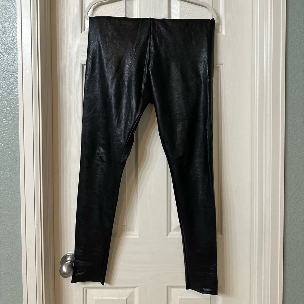 Commando XL faux leather legging. Black.